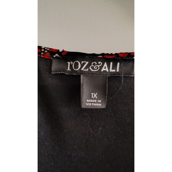 Roz&Ali Women's 1X Black, Red, and White Floral Polka Dot Cold Shoulder Blouse - Picture 3 of 7